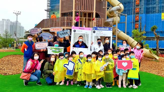 新北市新店区公所在十四张歷史公园打造区内最大的游戏场，今（4日）适逢儿童节开放试玩。（新店区公所提供）