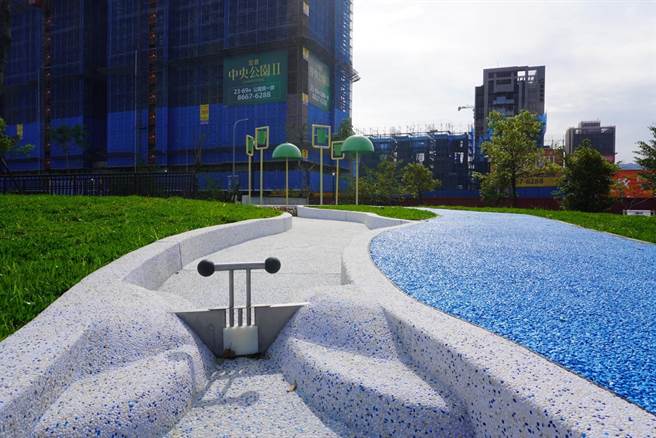 新北市新店区公所在十四张歷史公园打造区内最大的游戏场，今（4日）适逢儿童节开放试玩。（新店区公所提供）