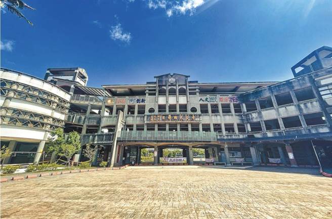 传宜兰市黎明国小1位学生在居家隔离期间阴转阳，疑似与喜姆比舞蹈教室有关；宜兰县政府今天下午3点将在宜兰县疫情指挥中心记者会统一对外说明。（本报资料照）