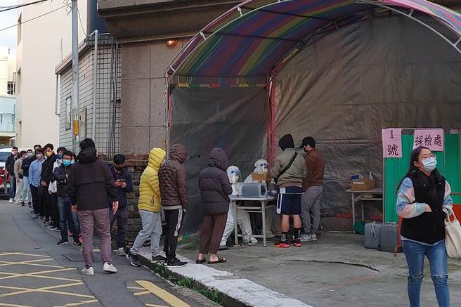 大安医院进行社区筛检。（新竹县政府提供／罗浚滨新竹传真）