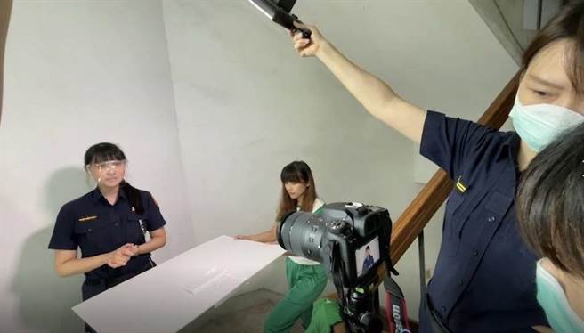 新北市妇幼队拍摄妇幼安全宣导创意短片「透抽游戏」，参赛内政部社区妇幼安全宣导创意短片竞赛，拿下首奖「特优」的殊荣。（警察局提供）
