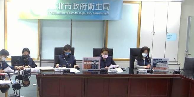 北市南港高工有群聚感染的情况，合计有2个班级共8位学生及1位老师确诊，该校已完成环境喷消，全校皆已停课至11日，自12日起復课。（摘自北市卫生局直播）