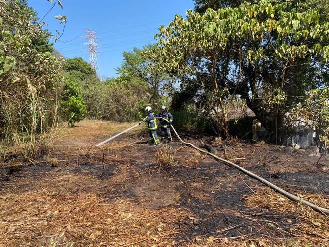 台中市消防局表示，3月19日墓地火警有15件、20日18件、4月1日10件其餘2件；大多為小面積的公墓雜草火警。（台中市消防局提供／張妍溱台中傳真）
