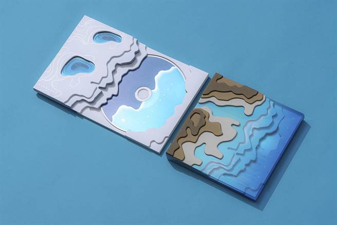 李政瀚、于薇以《八歌浪Pakelang》专辑获第64届葛莱美奖最佳专辑设计包装奖。图为获奖专辑《八歌浪Pakelang》。（然点设计工作室提供）