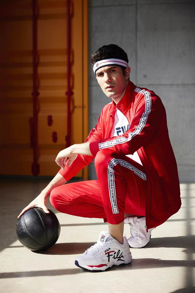 FILA浓厚復古风格运动套装，机能性与美感兼具。（FILA提供）