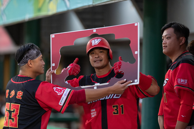 味全龍林智勝敲出生涯第291轟。（味全龍提供）