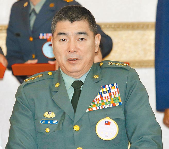 陈宝余上将。（本报资料照片）