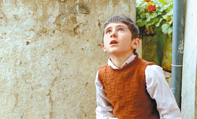 阿默德普尔演出电影《何处是我朋友的家？》一夕暴红、跃上国际。（海鹏提供）