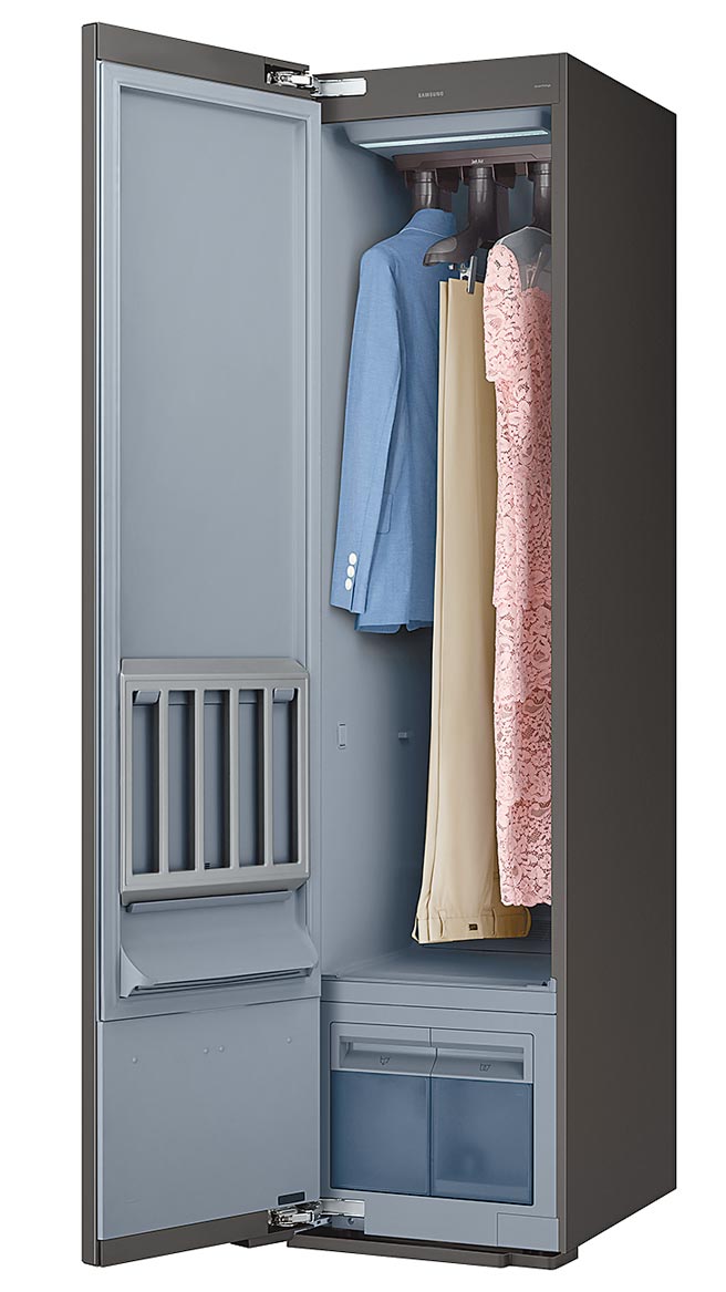 三星的AI衣管家电子衣橱，定价5万5000元。（三星提供）