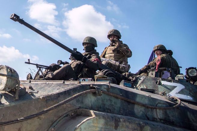 图为俄军坦克开入乌克兰顿巴斯（Donbas）的资料画面。（达志图库／TGP）