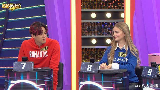 徐新洋（左）透漏他与Soa的好胜心都很强。（八大电视提供）