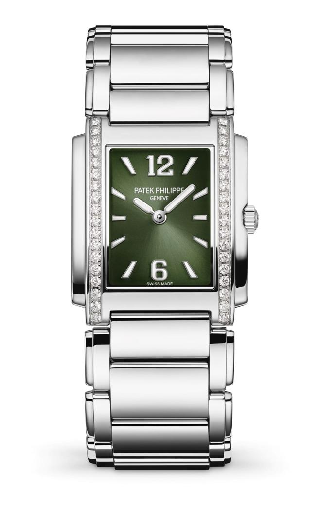 绿色表盘当道，百达翡丽编号4910-1200A_011榄绿色表盘Twenty~4系列女表，44万8000元。（Patek Philippe提供）