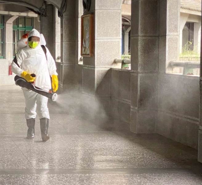 基隆校園新增4例，林右昌說確診個案對校園安全沒有影響，皆為原匡列居隔者，學校疫情幾乎得到控制。（資料照／基隆市政府提供）
