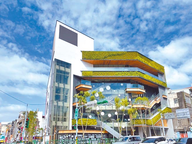 桃园市中坜区第一市场工程完工，1至3楼委外营运公开招标中。（吕筱蝉摄）