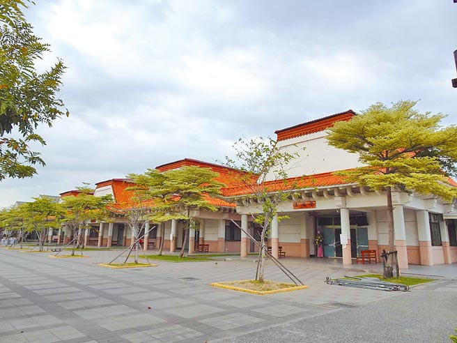 为符合生命礼仪的完整构面，高雄巿殡葬管理处打算改名，「殡仪馆」的名称也将随机关名称调整。（曹明正摄）