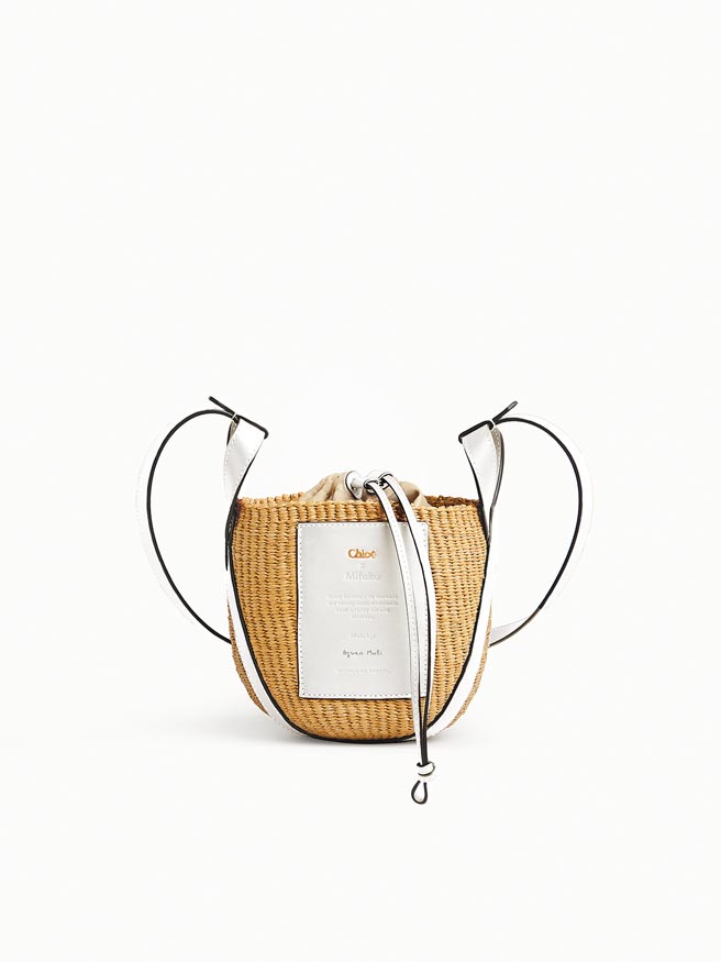 Chloe Chloe Basket白色编织水桶包，2万5100元。（Chloe提供）