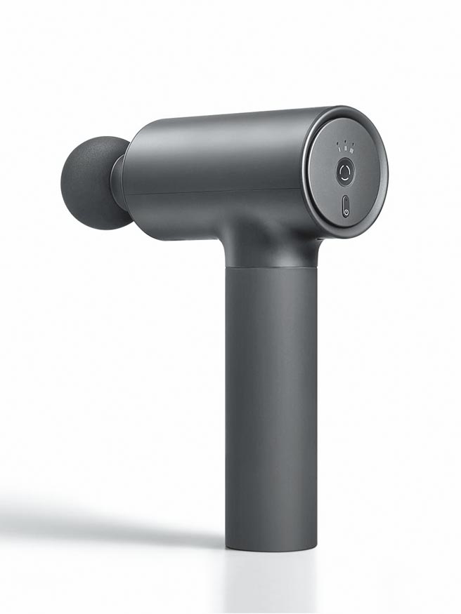Xiaomi筋膜按摩枪拥有多种变速模式，搭配可更换式按摩头，2695元。（小米提供）