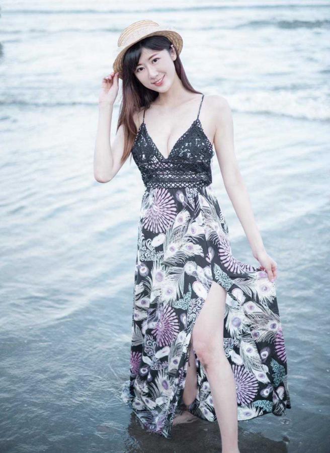 林茉晶长相甜美，还拥有吸睛的美胸长腿。（图／截自林茉晶脸书）