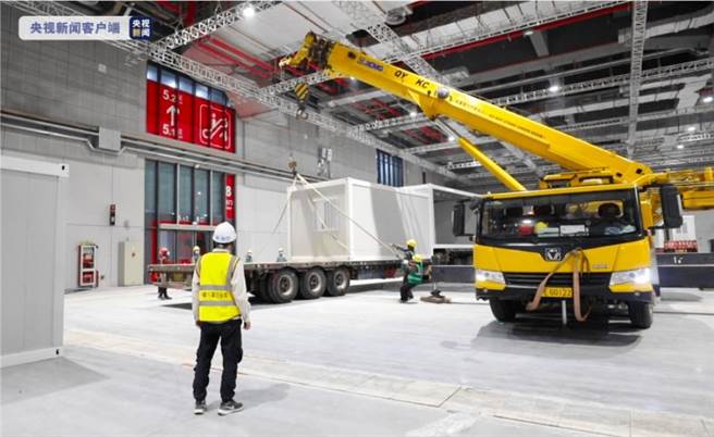 國際會展中心「四葉草」將改建成上海最大方艙醫院 預計提供4萬床位。（央視新聞截圖）