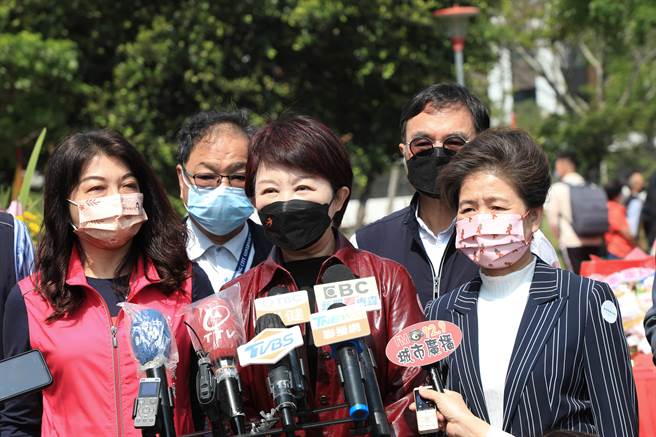 台中市长卢秀燕是「乌日媳妇」，表示推动乌日发展繁荣，居住人口增多，学校兴建需求，要让乌日更好。（卢金足摄）