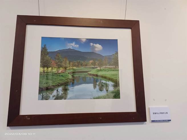 放射肿瘤科技术主任赖鹏安展出的摄影作品。（童综合医院提供）