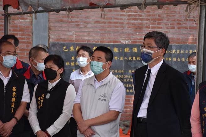 客委会主委杨长镇建议另行择地重建徐骧纪念公园。（谢明俊摄）