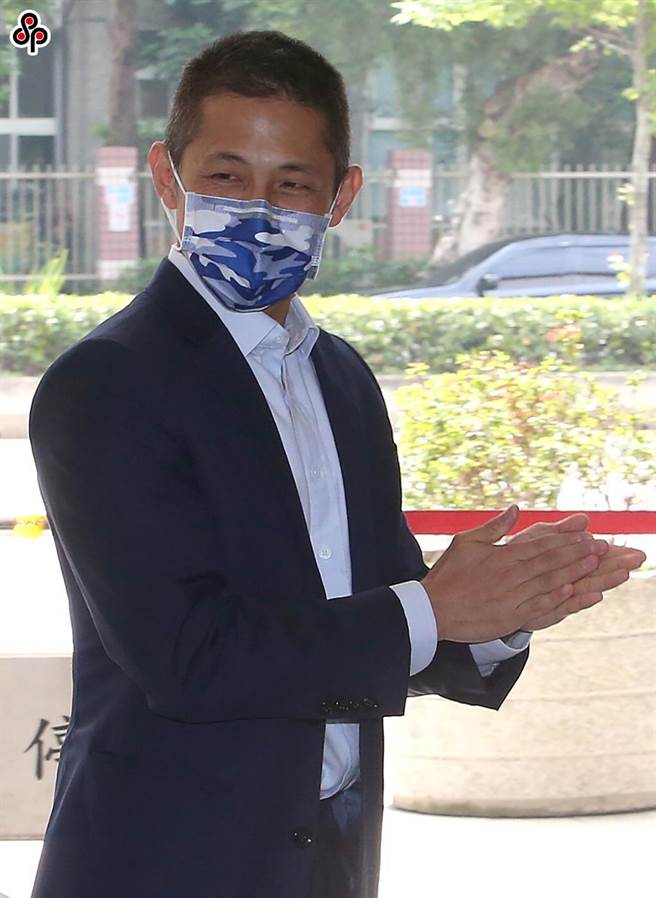 民進黨北市黨部主委吳怡農今天宣布不競選連任，對於是否再戰2024立委，吳怡農認為在哪跌倒就在哪爬起來。（本報資料照）