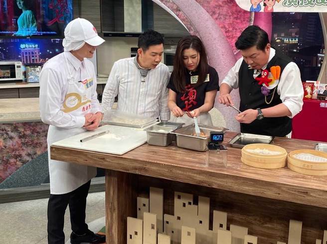 Selina對於煮湯和炒飯很拿手。（三立提供）