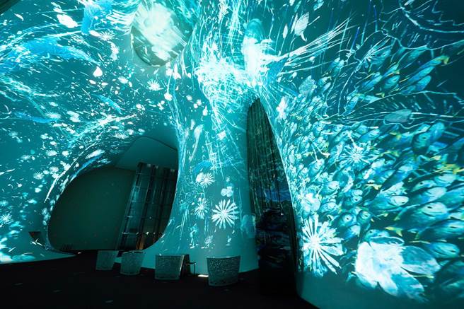 光之曲幕升级版首场由《放RE：CAVE》登场，展现震撼惊艳的沈浸式音像创作。（台中国家歌剧院提供／陈淑芬台中传真）