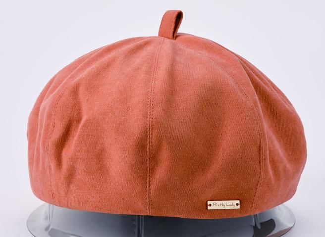 京站的W.SOUL 素色贝雷帽，原价880元，特价590元。（京站提供）