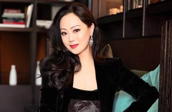 章小蕙58岁仍保养得宜。(图／取自章小蕙小红书)