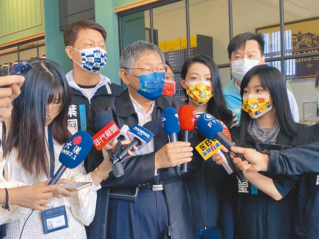 台北市长柯文哲5日狂酸执政党防疫不要高来高去，尤其选举年到了，他实在很担心。（陈育贤摄）