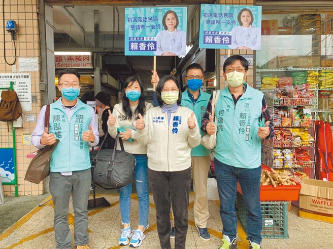 立委赖香伶（中）参加民眾党市长初选，2日到桃园市新屋区寻求支持。（赖佑维摄）