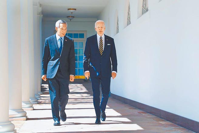 （摘自新加坡总理李显龙脸书）