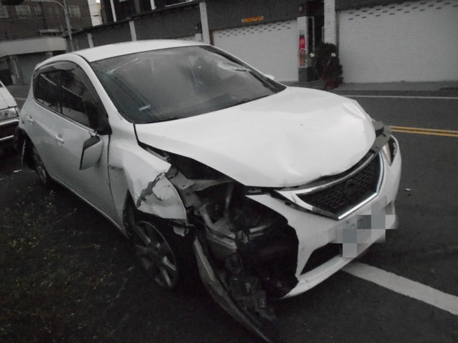 洪男驾驶的白车。（警方提供）