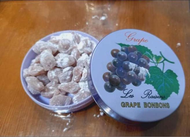 小时候打开都很怕粉洒出来(图/翻摄自《爆废公社二馆》)
