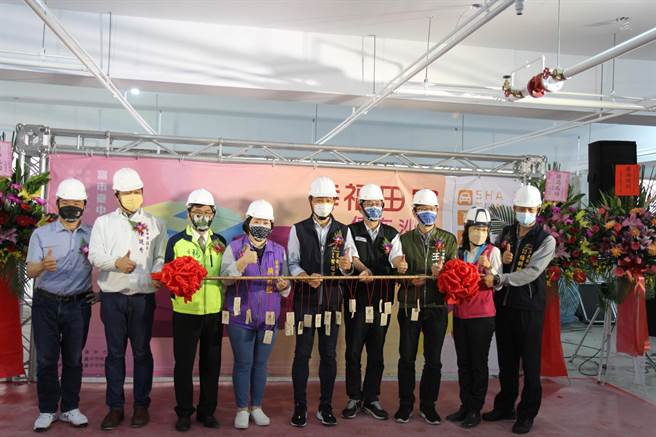 沙田路立体停车场上梁，预计8月底完工。（台中市政府提供）