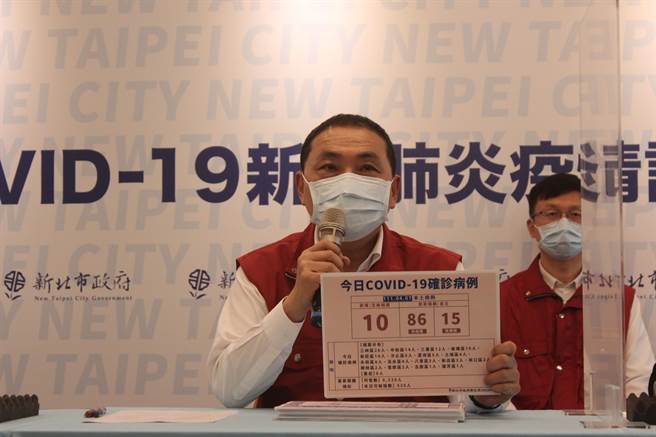 新北市长侯友宜说明今疫情状况。（陈慰慈摄）