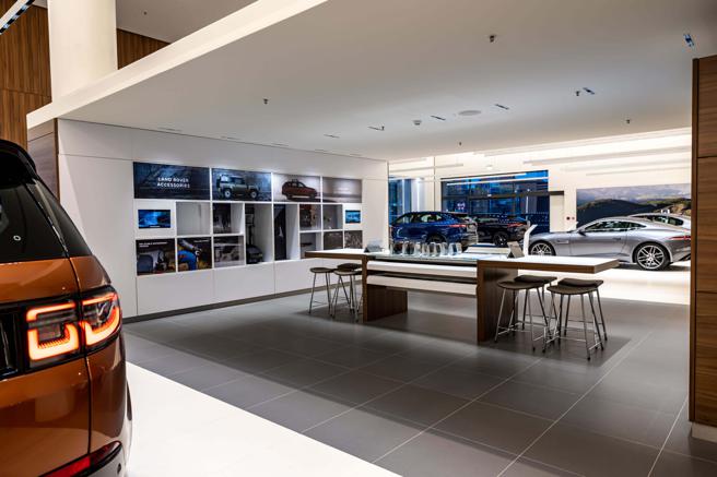 依循英国原厂新世代CI规范，持续为台湾豪华进口品牌市场注入最具英伦精神的独到品味。（台湾捷豹路虎提供）