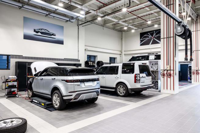 投资超过7000万元，具备集保修、美容、钣喷、镀膜等全台规模最大、设备最新的一站式服务。（台湾捷豹路虎提供）