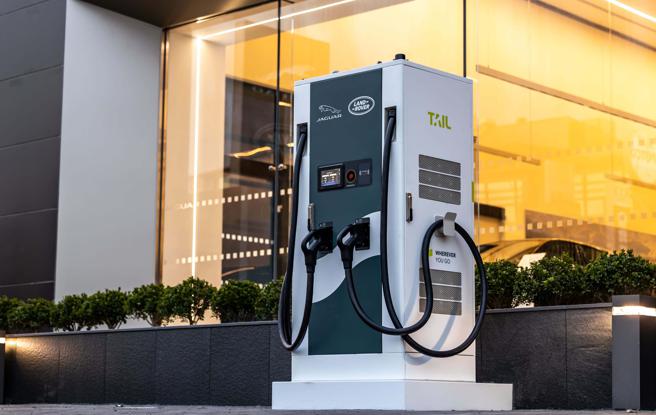 厂区设置包含一座 200 kw DC 直流充电桩。（台湾捷豹路虎提供）