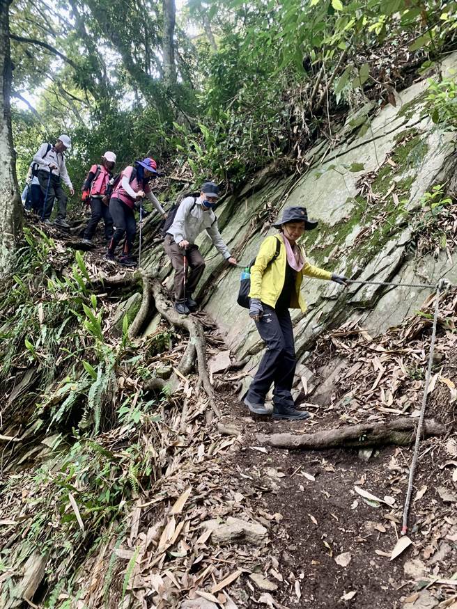 乐乐谷温泉不易到达，沿途路况极差。（廖志晃摄）