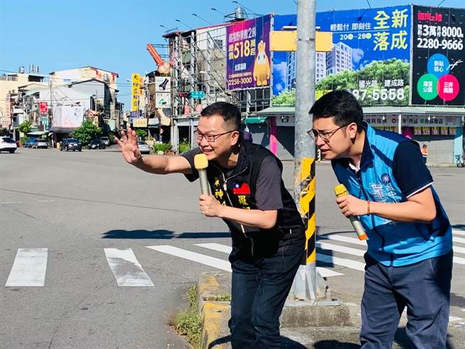 針對黃健庭指羅智強民調弱，台中市議員羅廷瑋(右)呼籲黃公布民調。(羅廷瑋提供／林欣儀台中傳真)