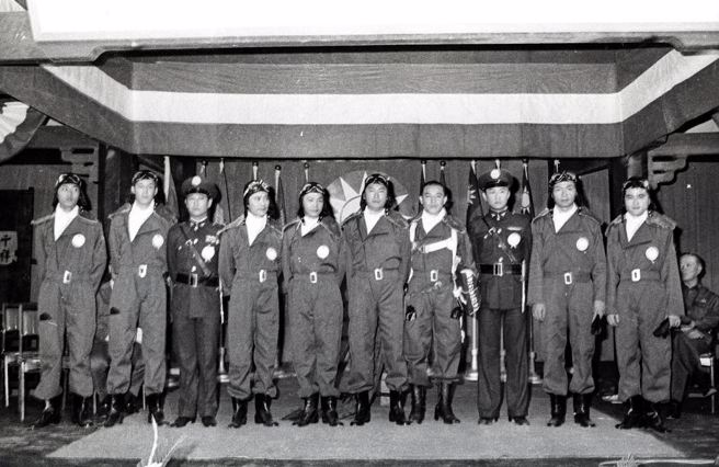 1975年中国第一部彩色大银幕空军职史电影「笕桥英烈传」，12月03日下午在士林中国电影文化城举行开幕典礼，此片剧情以高志航、刘粹刚、沈崇诲、阎海文四烈士为国成仁的故事为骨干，描写中国空军的「笕桥精神」。（中时檔案照／邱维国摄）