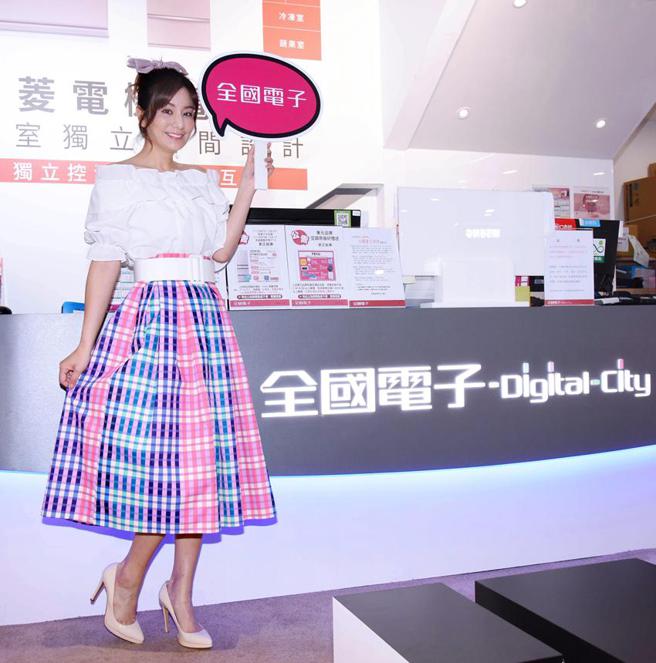 （「幸福甜點家」莎莎搶先體驗到全國電子台中公益店揪居家門市。圖／全國電子提供）