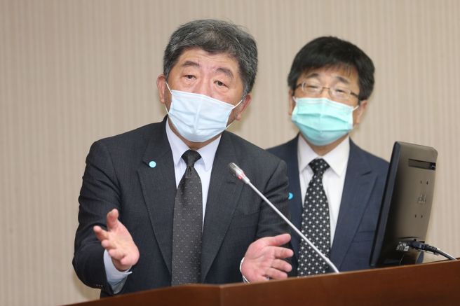 指挥官陈时中今（7日）坦言，台湾现在清零已不可能。图为陈时中今出席立法院社会福利及卫生环境委员会报告疫情。（图／杜宜谙摄）