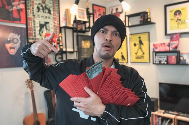 黃明志新歌《低調》捧著五十萬馬幣（339台幣）高調開啟公益巡迴。亞洲通文創提供