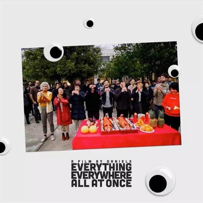 《妈的多重宇宙》开机时刚好遇到农历年，还特别举行开镜拜拜仪式。（摘自IG）