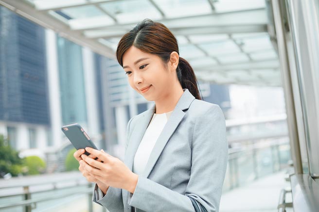 「中寿i生活」APP，用数位智能串联保户便利生活。图／中寿提供