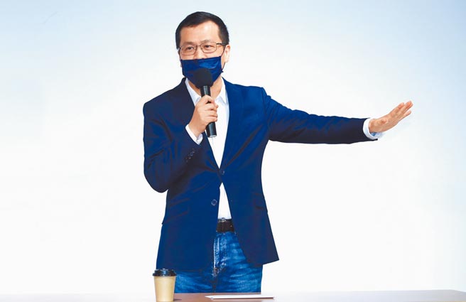 国民党台北市议员罗智强（见图）才传出被党主席朱立伦劝退，6日就召开记者会宣布参选桃园市长。（陈俊吉摄）